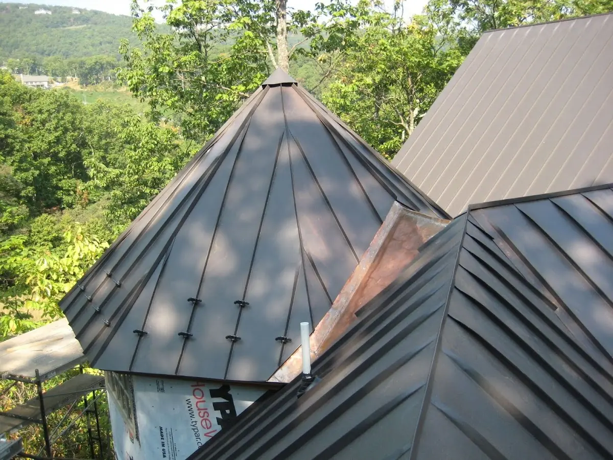 Professional Roof Tarp Installation by Craftsman Roofing in Atlantique